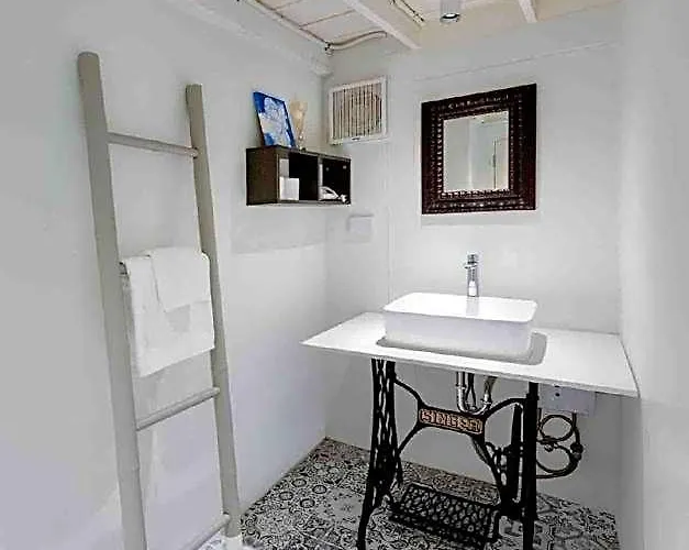 Non Inn: An Oasis Place In Artsy Charoenkrung Hotell